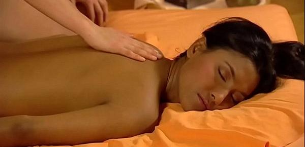  Females Massage Is So Erotic
